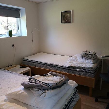 Commuter Room For One Or Two People Munkebo Exterior foto