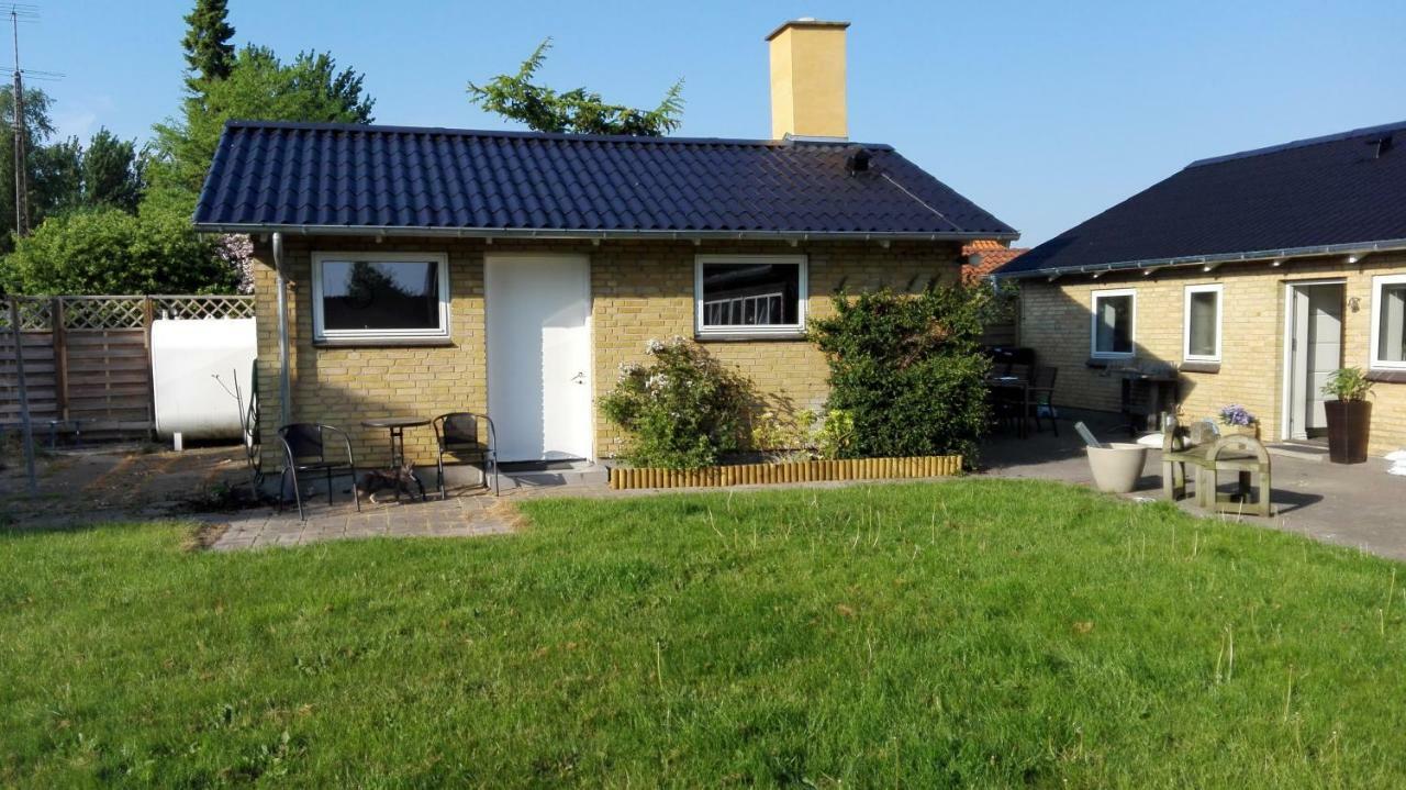 Commuter Room For One Or Two People Munkebo Exterior foto