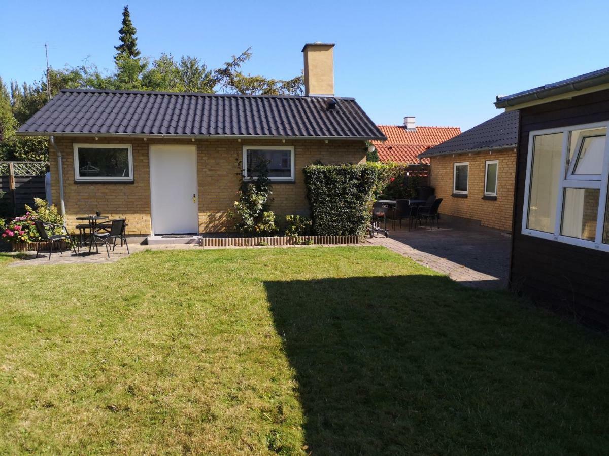 Commuter Room For One Or Two People Munkebo Exterior foto