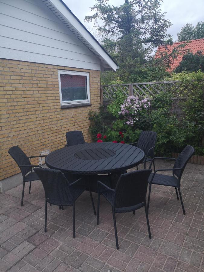 Commuter Room For One Or Two People Munkebo Exterior foto