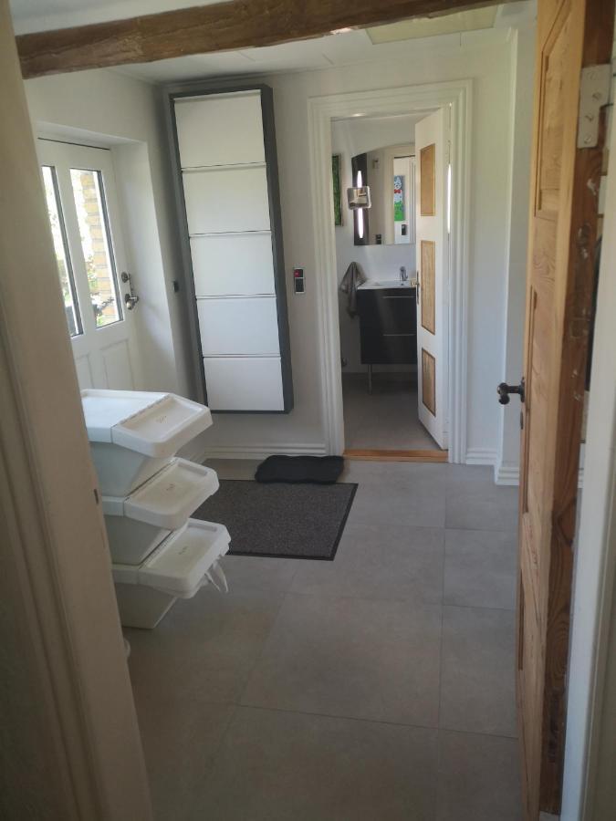 Commuter Room For One Or Two People Munkebo Exterior foto