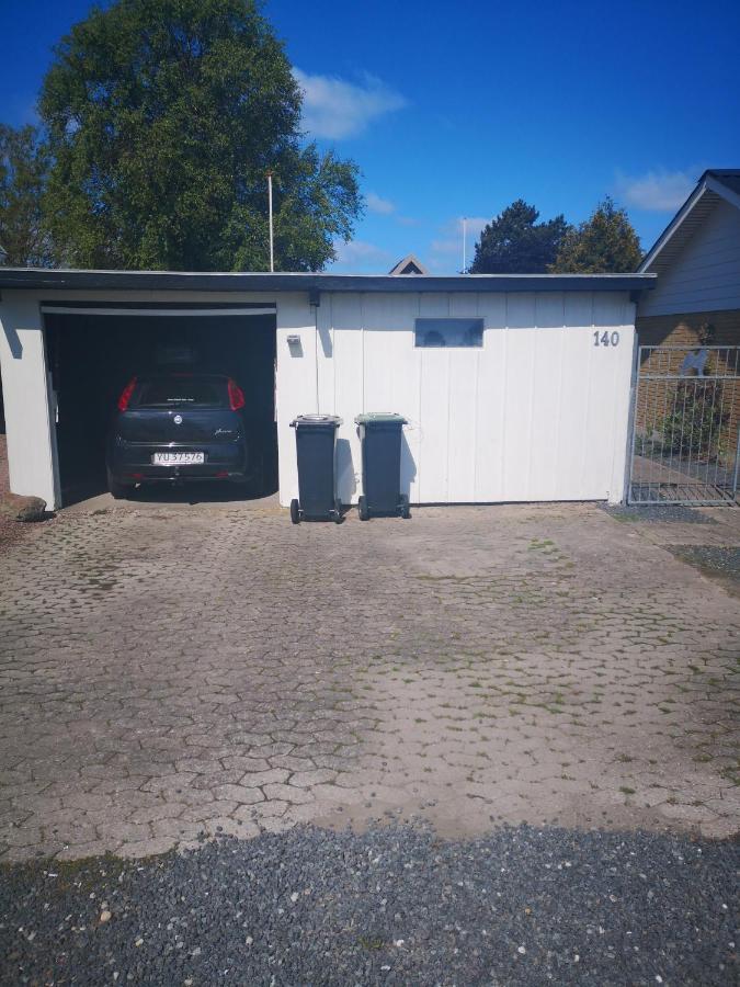 Commuter Room For One Or Two People Munkebo Exterior foto